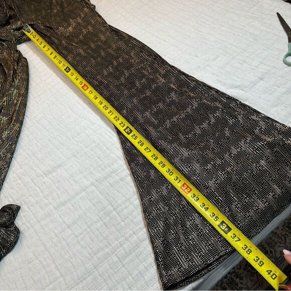 Johnathan Kayne 2884 Long Sleeve Metallic Printed Jumpsuit Size 4 - Picture 10 of 12